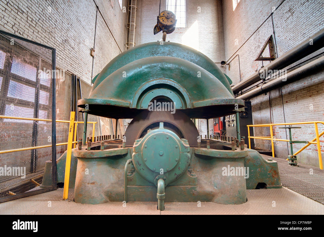 La vieja maquinaria en una fábrica de acero Foto de stock