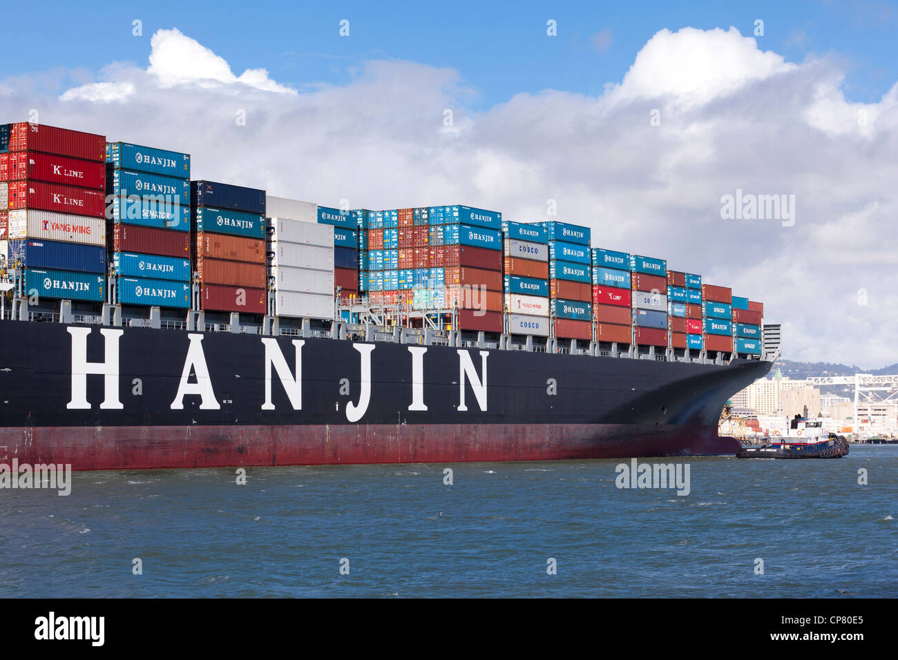 Hanjin Shipping Container barco entrando al puerto de Oakland, California, EE.UU. Foto de stock