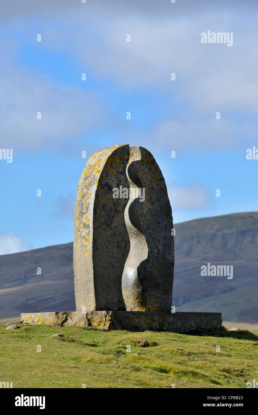 'Corte' agua de escultura al aire libre por María Bourne. Mallerstang, Yorkshire Dales National Park, Cumbria, Inglaterra, Reino Unido. Foto de stock