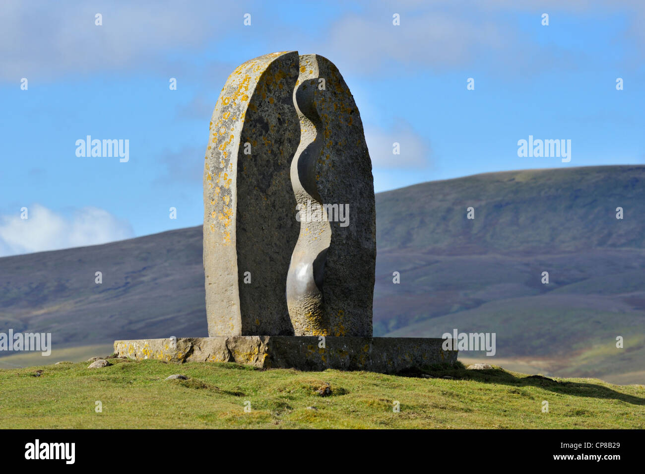 'Corte' agua de escultura al aire libre por María Bourne. Mallerstang, Yorkshire Dales National Park, Cumbria, Inglaterra, Reino Unido. Foto de stock