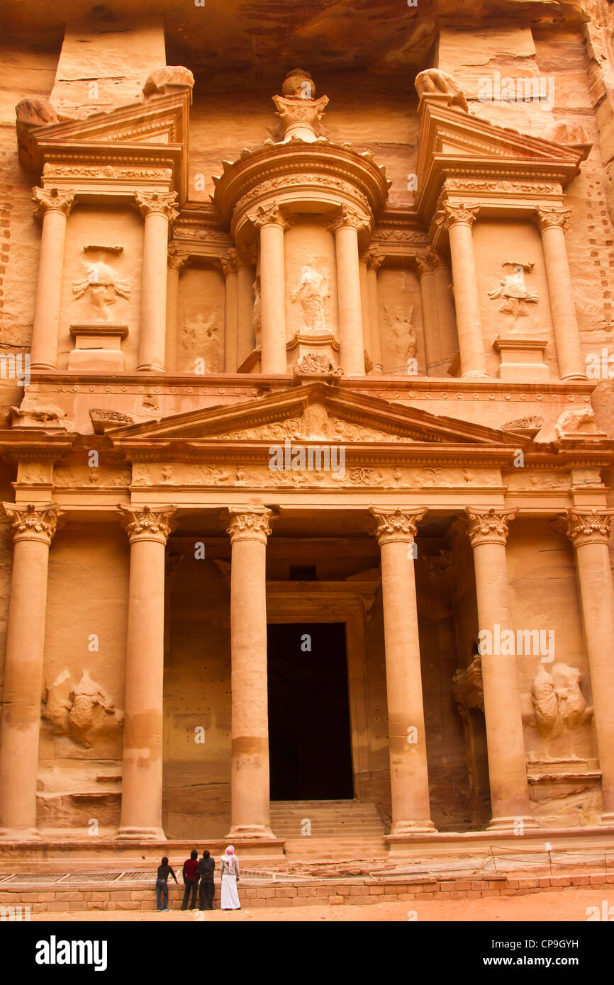 El Tesoro en Petra en Jordania Foto de stock