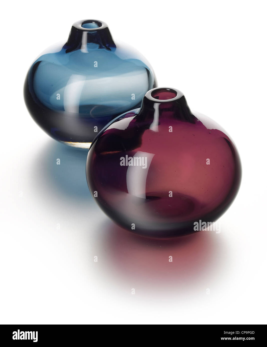 2 frascos de perfume jarrones de cristal de color Foto de stock