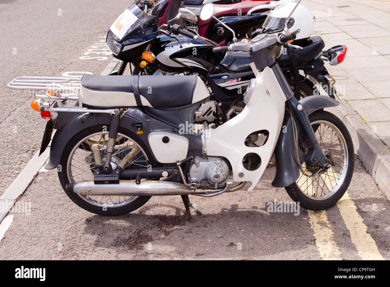 Motocicleta Honda Cub C90 Fotografía de stock - Alamy