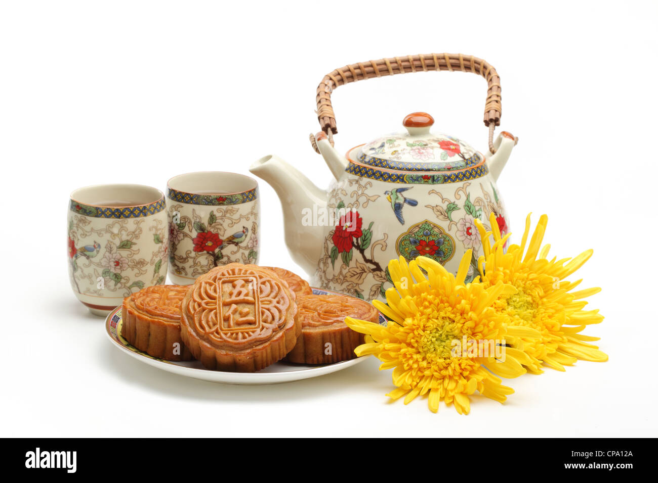 Mooncake y té,chino de mediados de otoño festival de alimentos. Foto de stock