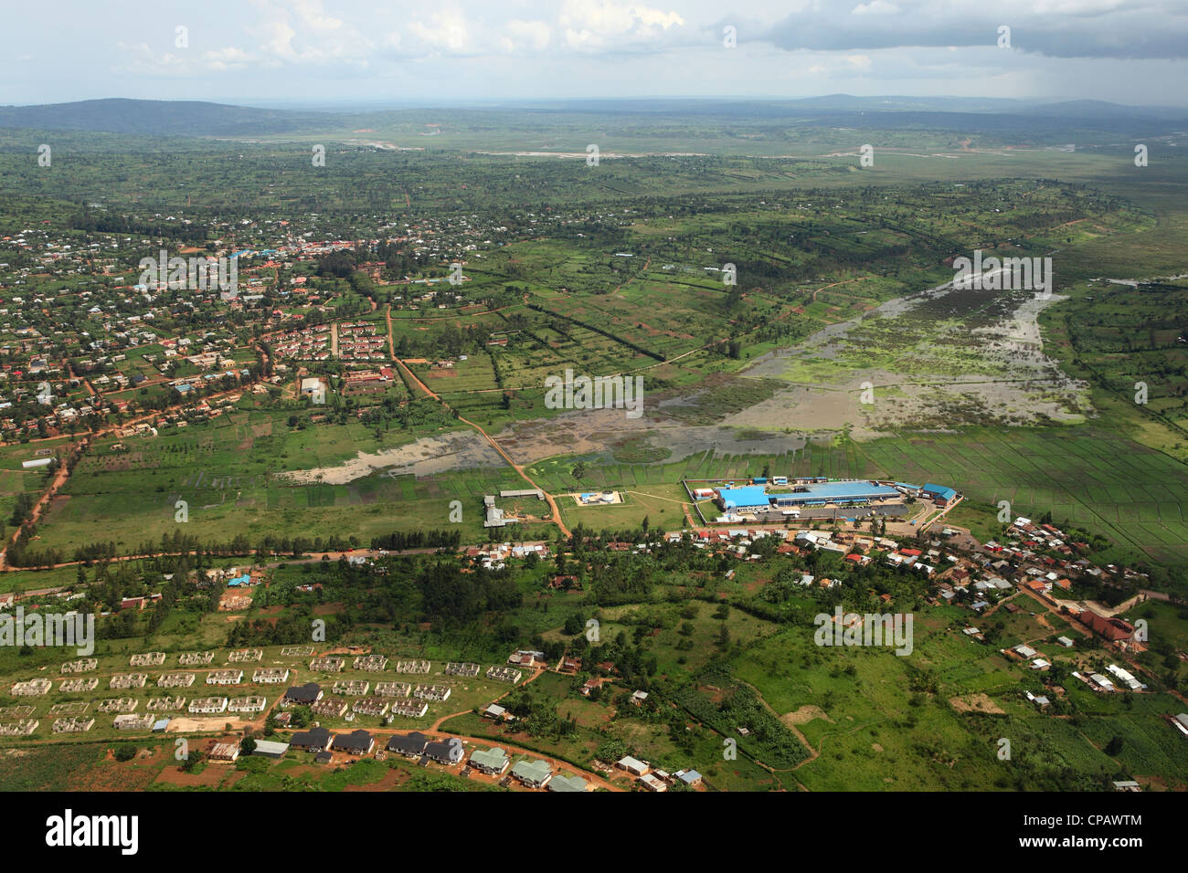 Vista aérea de los edificios y de los asentamientos en las afueras de Kigali, Rwanda. Foto de stock
