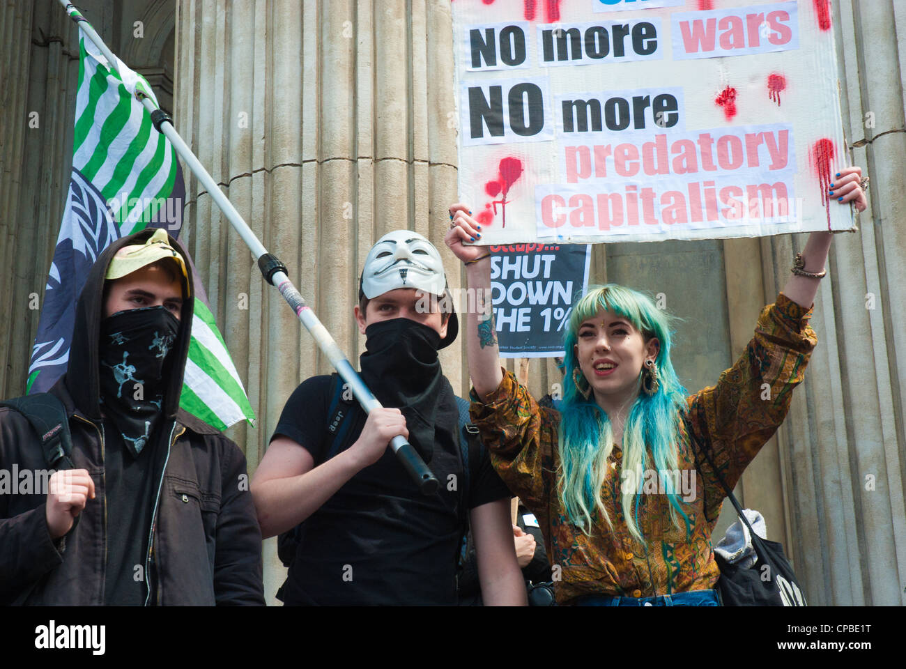 Ocupar, Londres, Reino Unido. anti capitalismo manifestación en el distrito financiero, parte de un día de acción global. Foto de stock