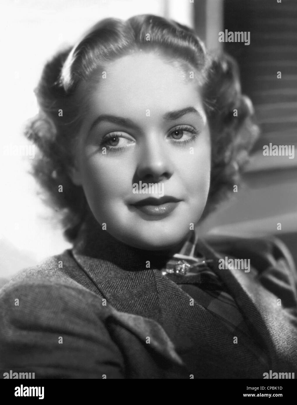 Un retrato en blanco y negro de la estrella de cine Alice Faye representada en Los Angeles en 1941. Foto de stock