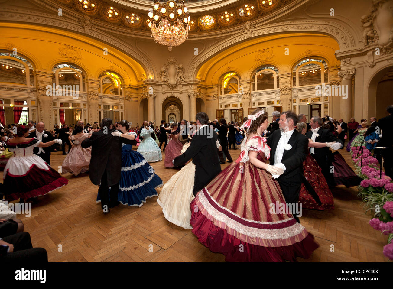 El gran baile de (período Segundo Imperio vestido), en ocasión del evento: "Vichy celebra Napoleón III' (Vichy Fotografía de stock Alamy