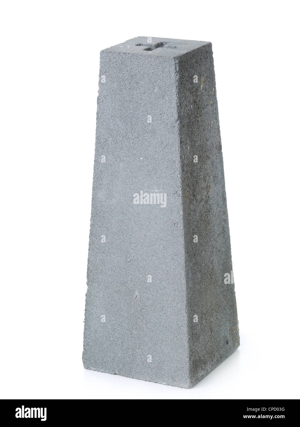 Marcador de límite concretos sobre fondo blanco. Foto de stock