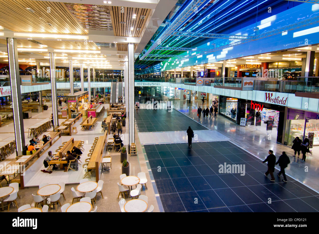Interior del centro comercial Westfield, Stratford, Londres, Inglaterra, Reino Unido, Europa Foto de stock