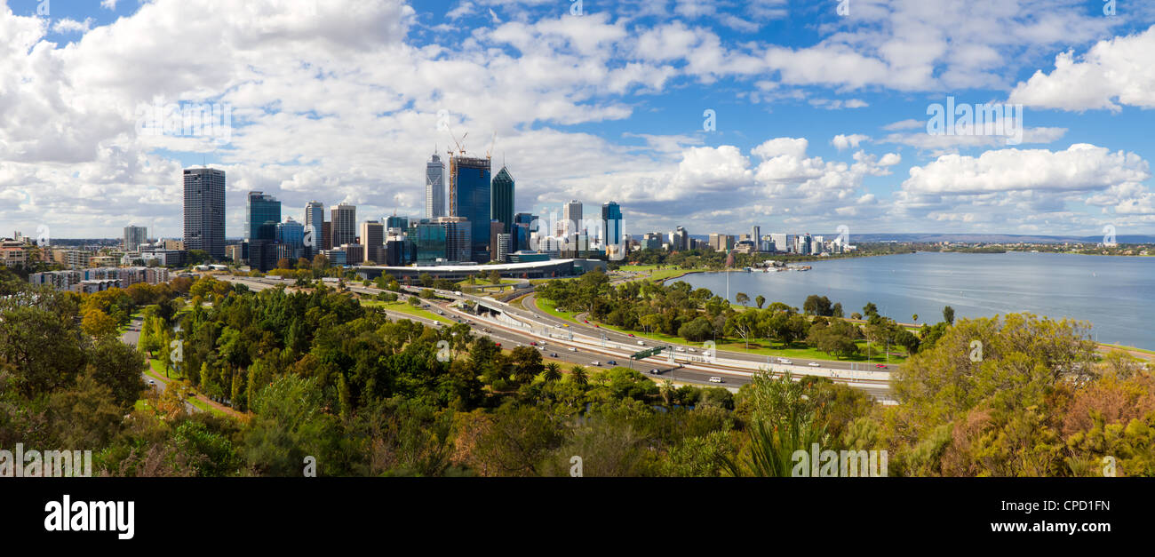 El horizonte de la ciudad de Perth Foto de stock