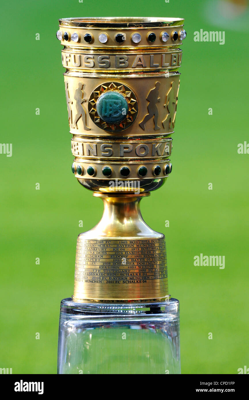 Trofeo de la Final de la Copa de Alemania, el Estadio Olímpico de Berlín. Foto de stock
