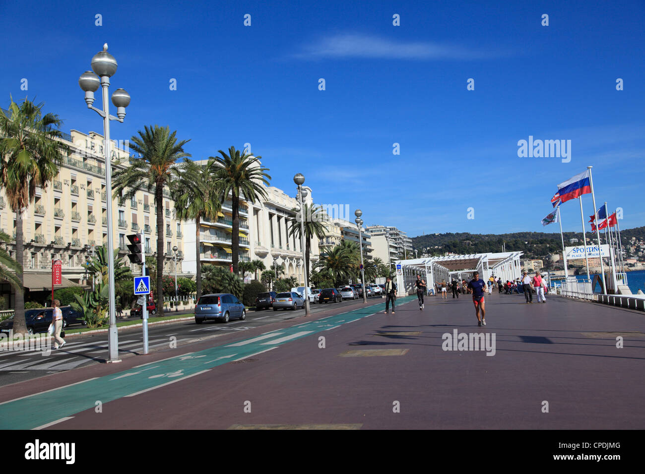 Promenade des Anglais, Nice, Alpes Maritimes, Cote d'Azur, la Riviera Francesa, la Provenza, Francia, Europa Foto de stock