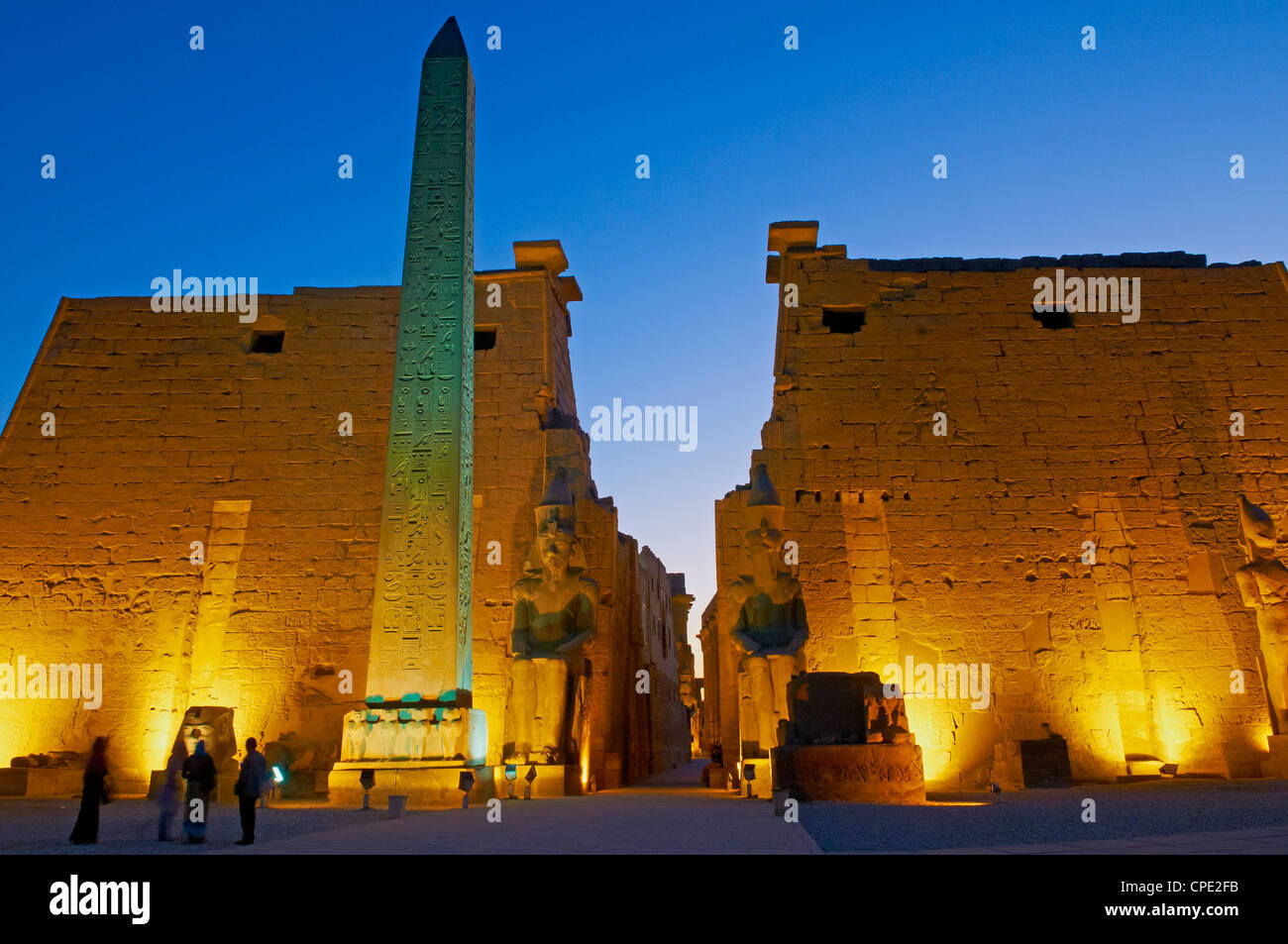 El obelisco de Ramsés II, el Templo de Luxor, Tebas, Sitio del Patrimonio Mundial de la UNESCO, Egipto, el Norte de África, África Foto de stock