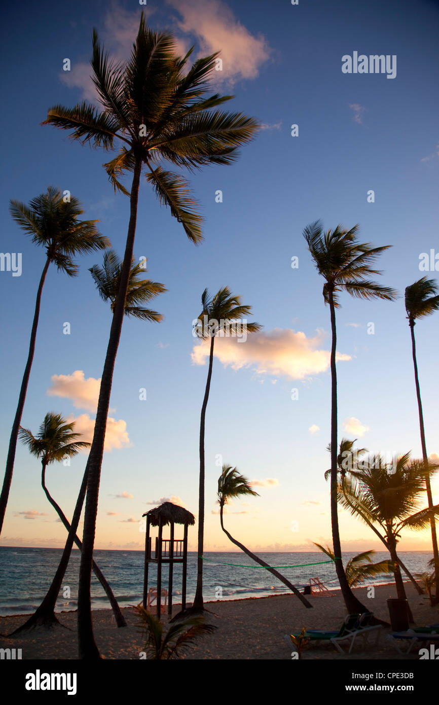 Al amanecer, Playa Bávaro, Punta Cana, República Dominicana, Antillas, Caribe, América Central Foto de stock