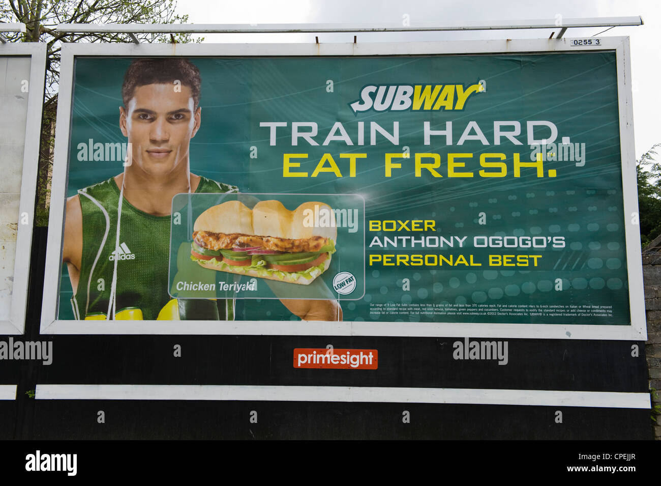 Primesight sitio publicidad en vallas en Merthyr Tydfil South Wales UK para subway sandwiches fast food Foto de stock