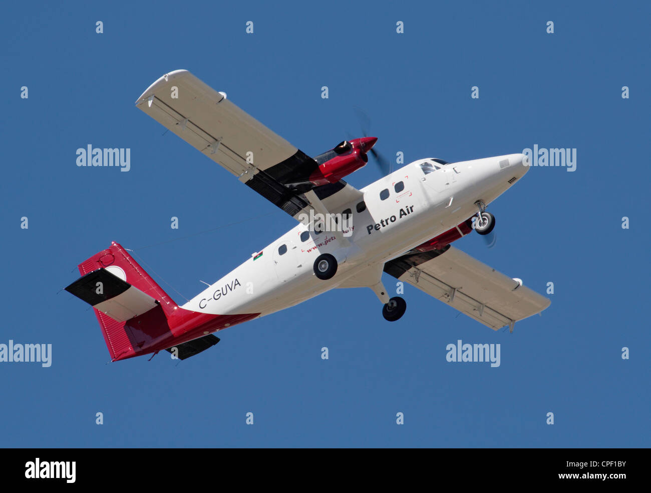El DHC-6 Twin Otter serie 400 aviones en la entrega a Petro Aire de Libia Foto de stock