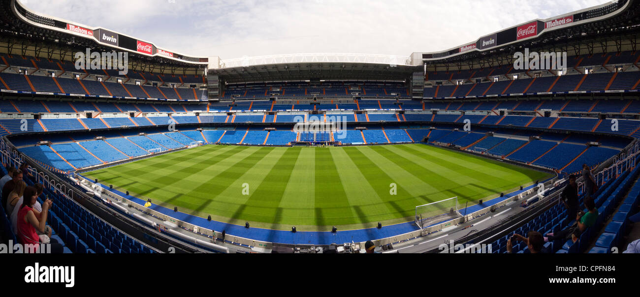 Vista panorámica del estadio del Real Madrid Santiago Barnabéu en Madrid, España Foto de stock
