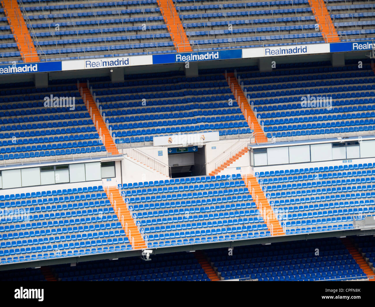 El estadio del Real Madrid Santiago Bernabéu stand en Madrid, España Foto de stock