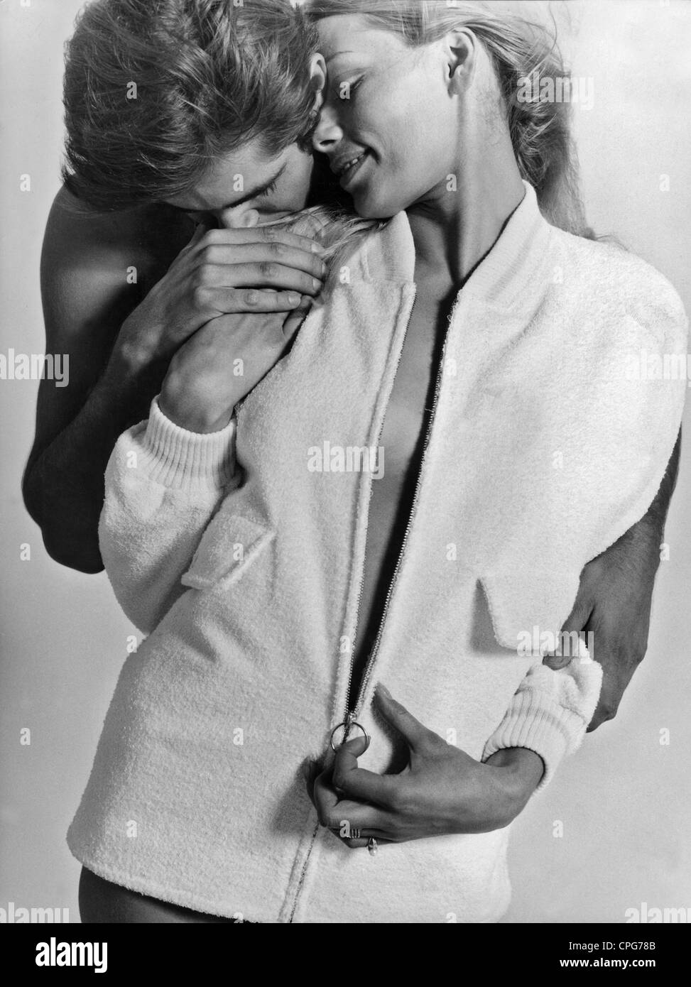 Gente, parejas, amantes, pareja joven, ropa de moda de los años 60, Derechos adicionales-Clearences-no disponible Fotografía de stock - Alamy Gente, parejas, amantes, pareja joven, ropa de moda de los años 60, Derechos adicionales-Clearences-no disponible Fotografía de stock - Alamy