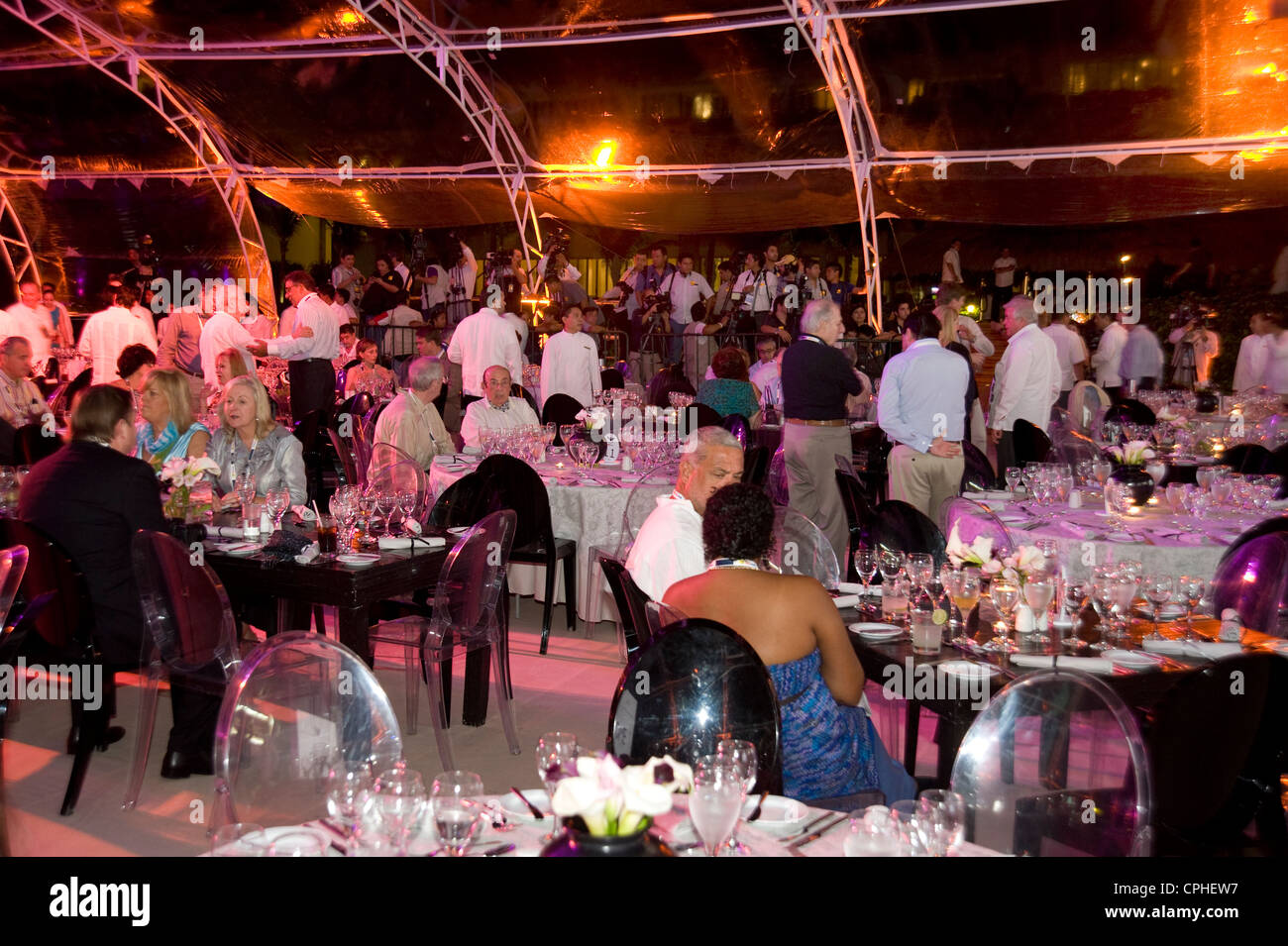 Parte carpa de la Cumbre de las Américas en la Riviera Maya, en Cancún, México Foto de stock