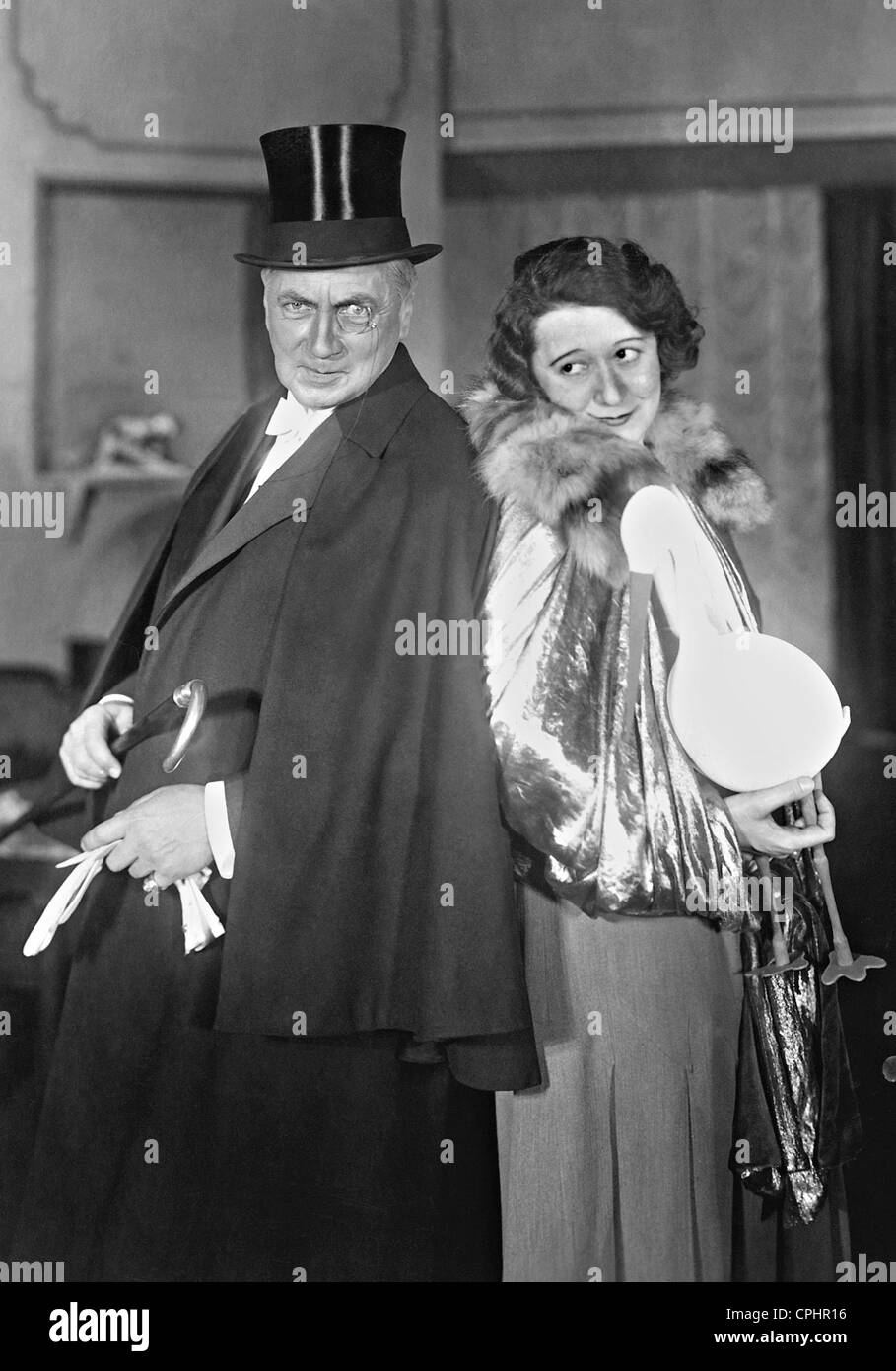 Hermann Bottcher y Trude Hesterberg en 'Miss Mamá!', 1928 Foto de stock