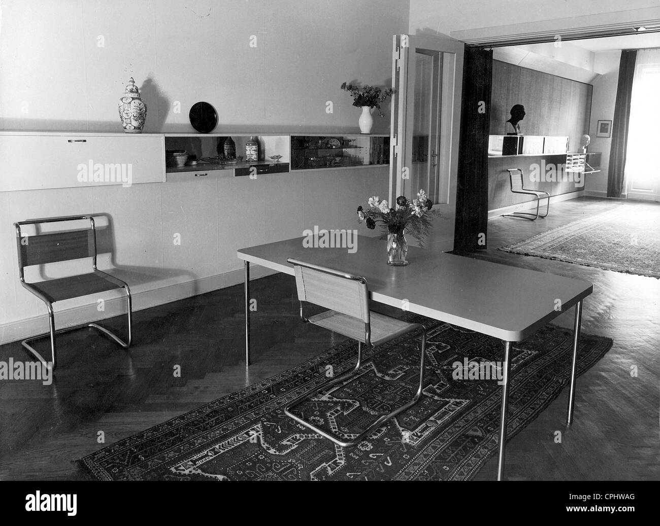 Decoración interior en estilo Bauhaus creada por Marcel Breuer Foto de stock
