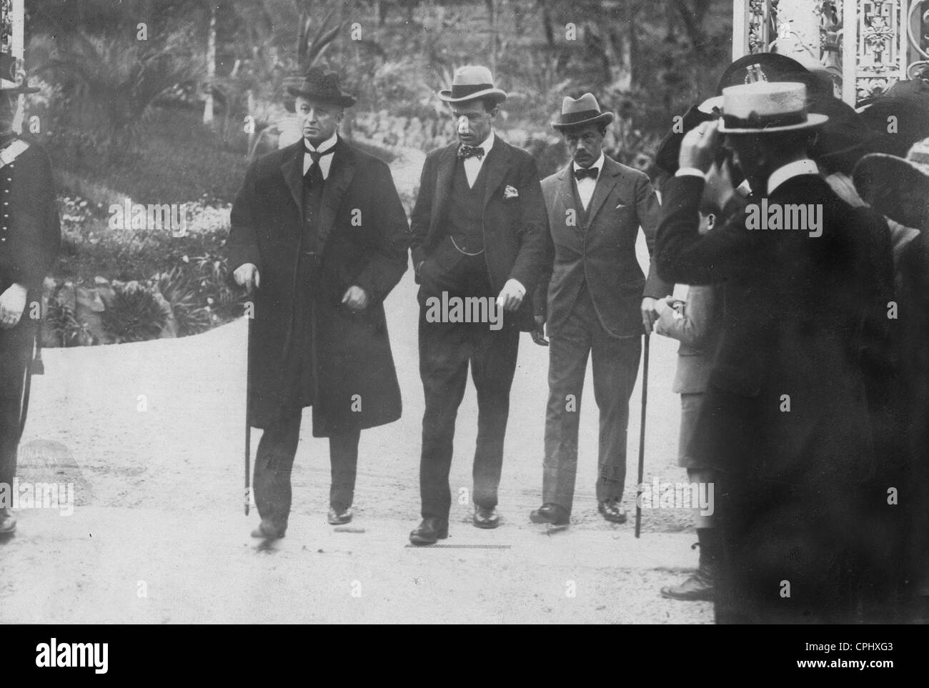 Lord George Nathaniel Curzon en la conferencia de San Remo, 1920 Foto de stock