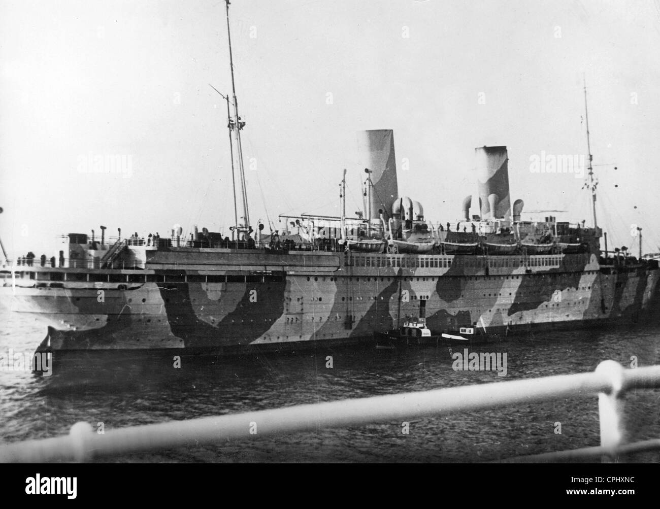 Barco de pasajeros para el reasentamiento de los alemanes bálticos, 1939 Foto de stock
