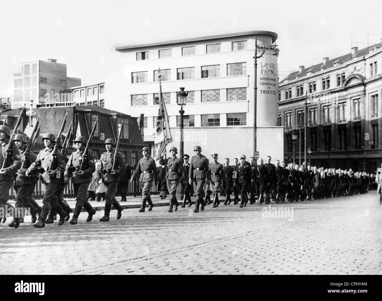 Voluntarios flamenca de las Waffen-SS en Bruselas, 1941 Foto de stock