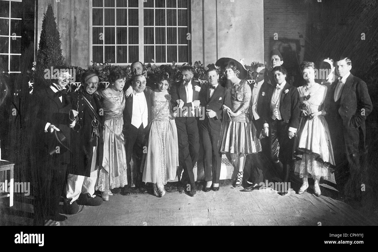 Los participantes en la ejecución 'El murciélago', 1917 Foto de stock