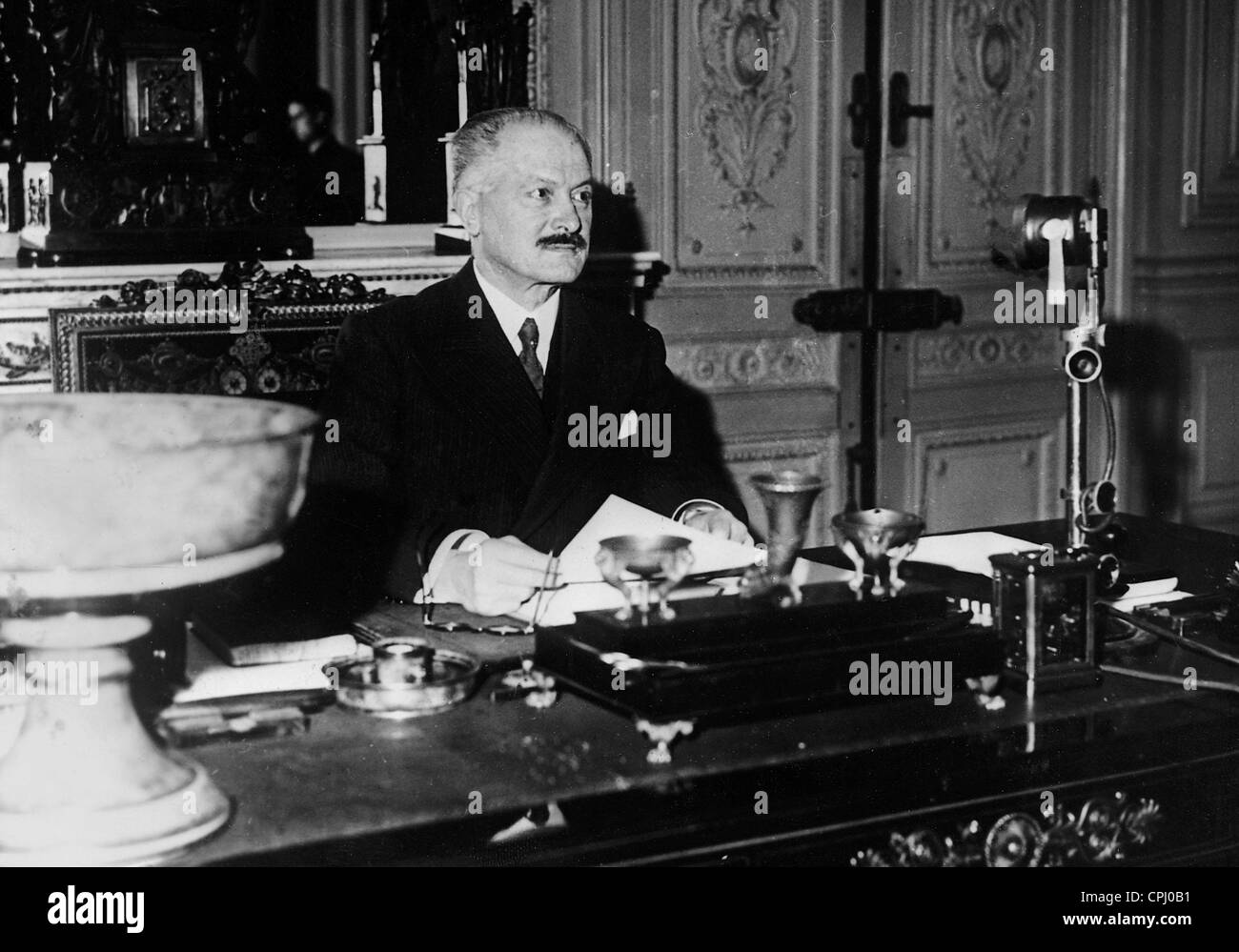 Albert Lebrun en Elysee Palace, 1937 Foto de stock