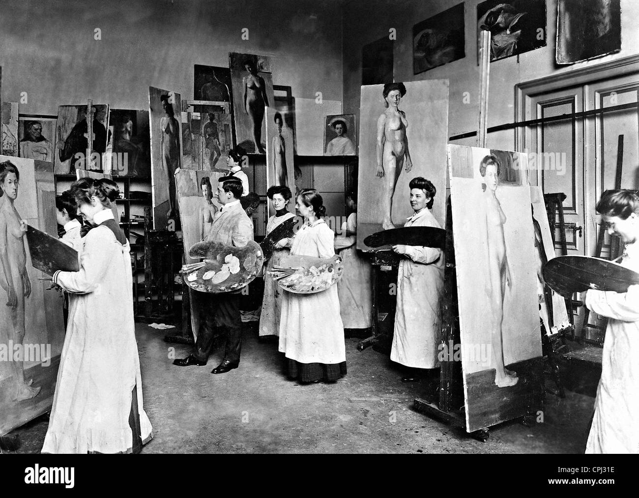 Los estudiantes de la Academia de Bellas Artes mientras la pintura, 1901 Foto de stock