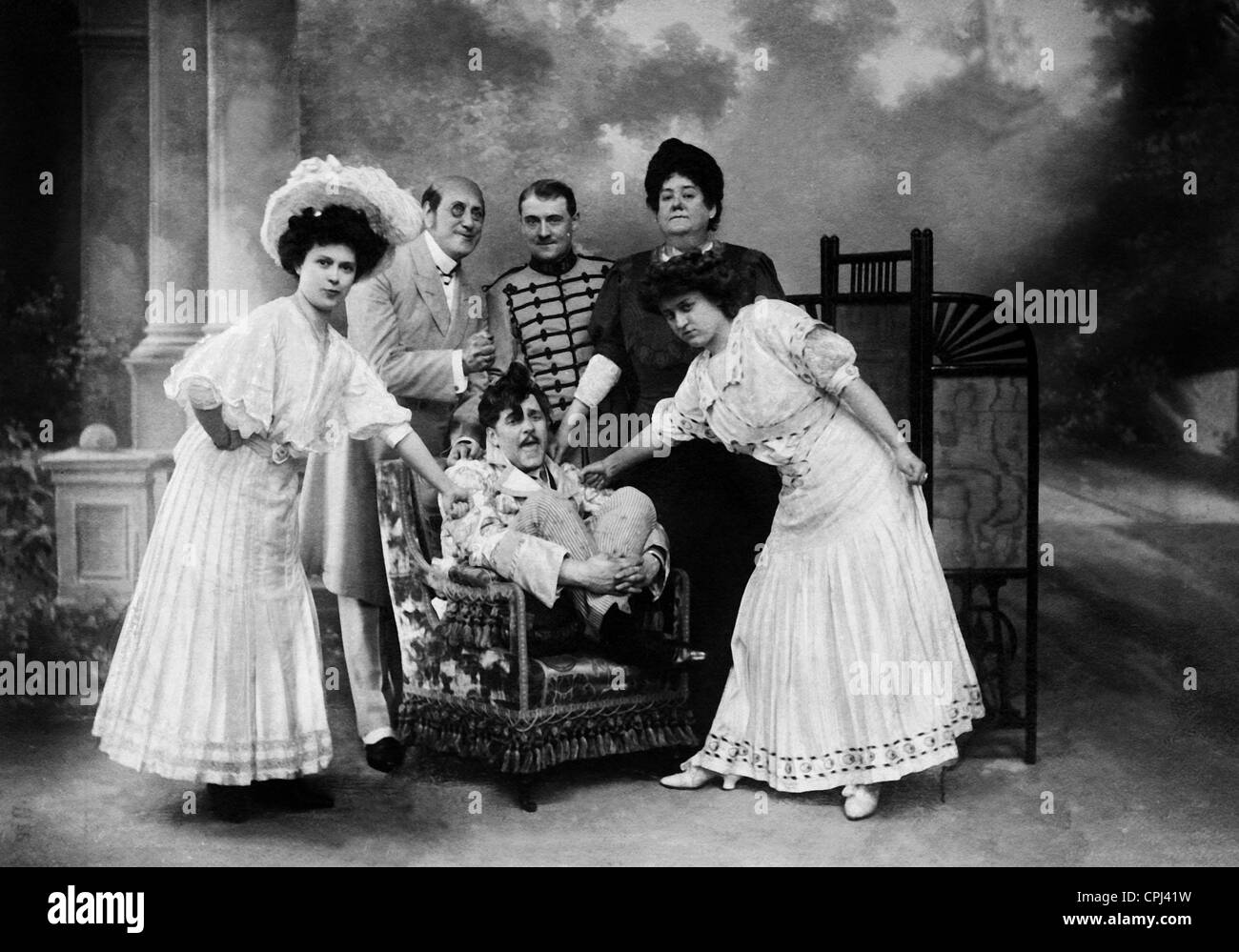 Rendimiento de la opereta 'Der Mann mit den drei Frauen', 1908 Foto de stock