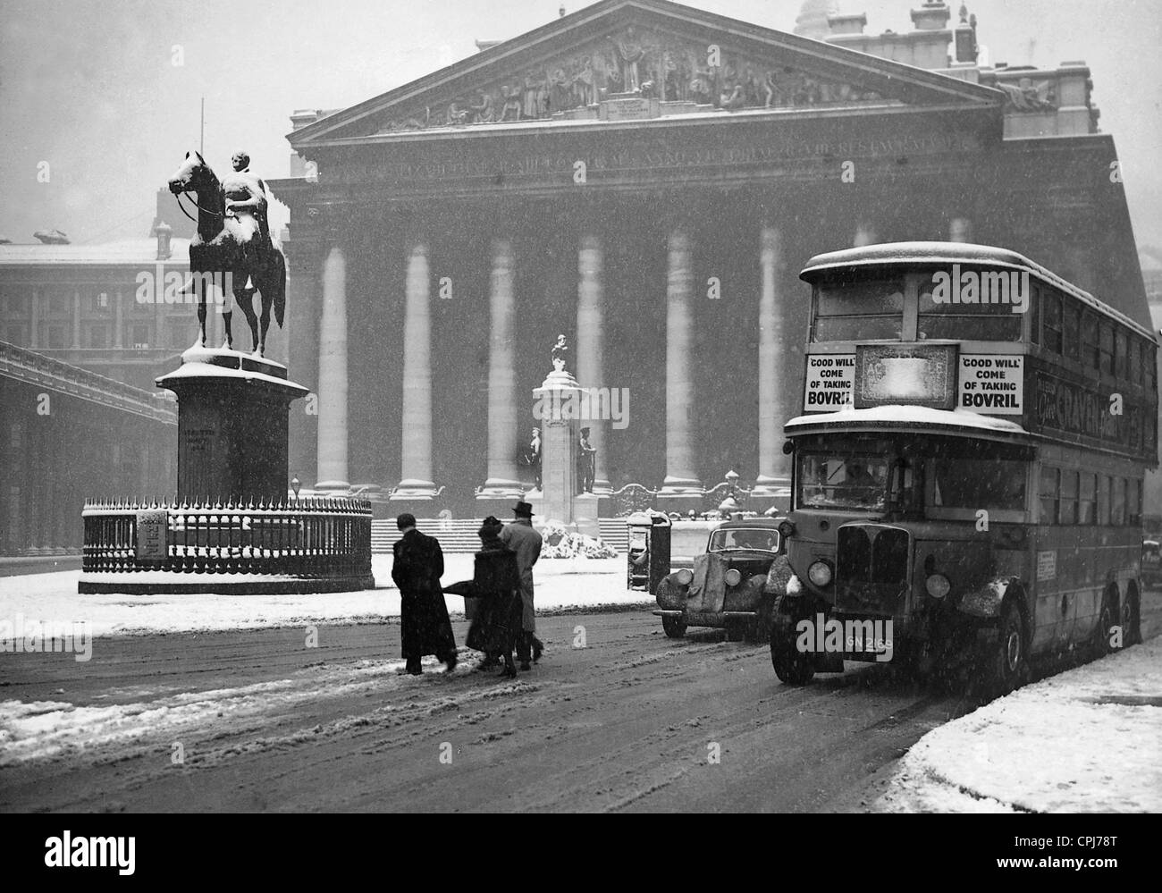 Royal Exchange en la nieve, 1938 Foto de stock