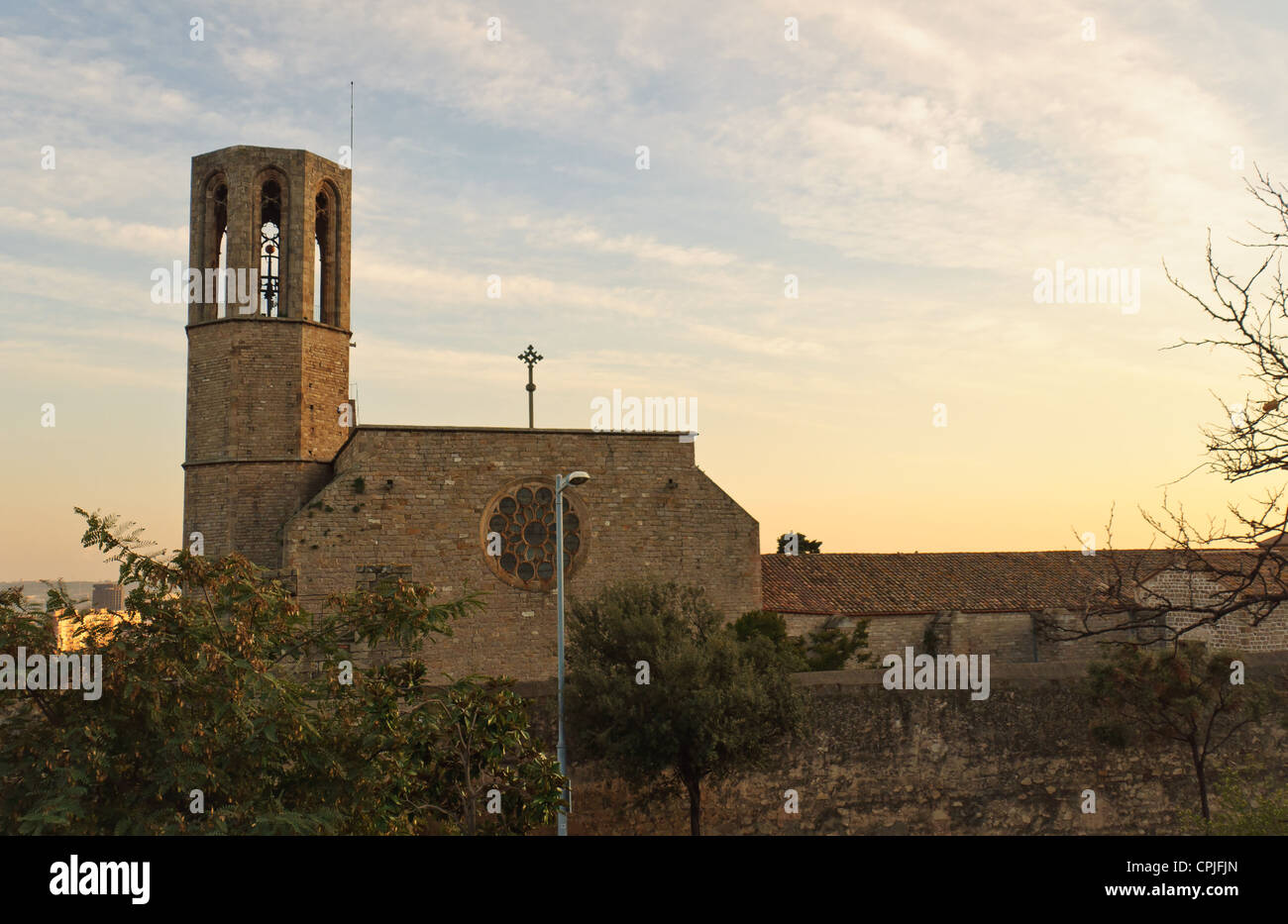 BARCELONA, España - Diciembre de 2011 : la iglesia del Monasterio de Pedralbes. Foto de stock