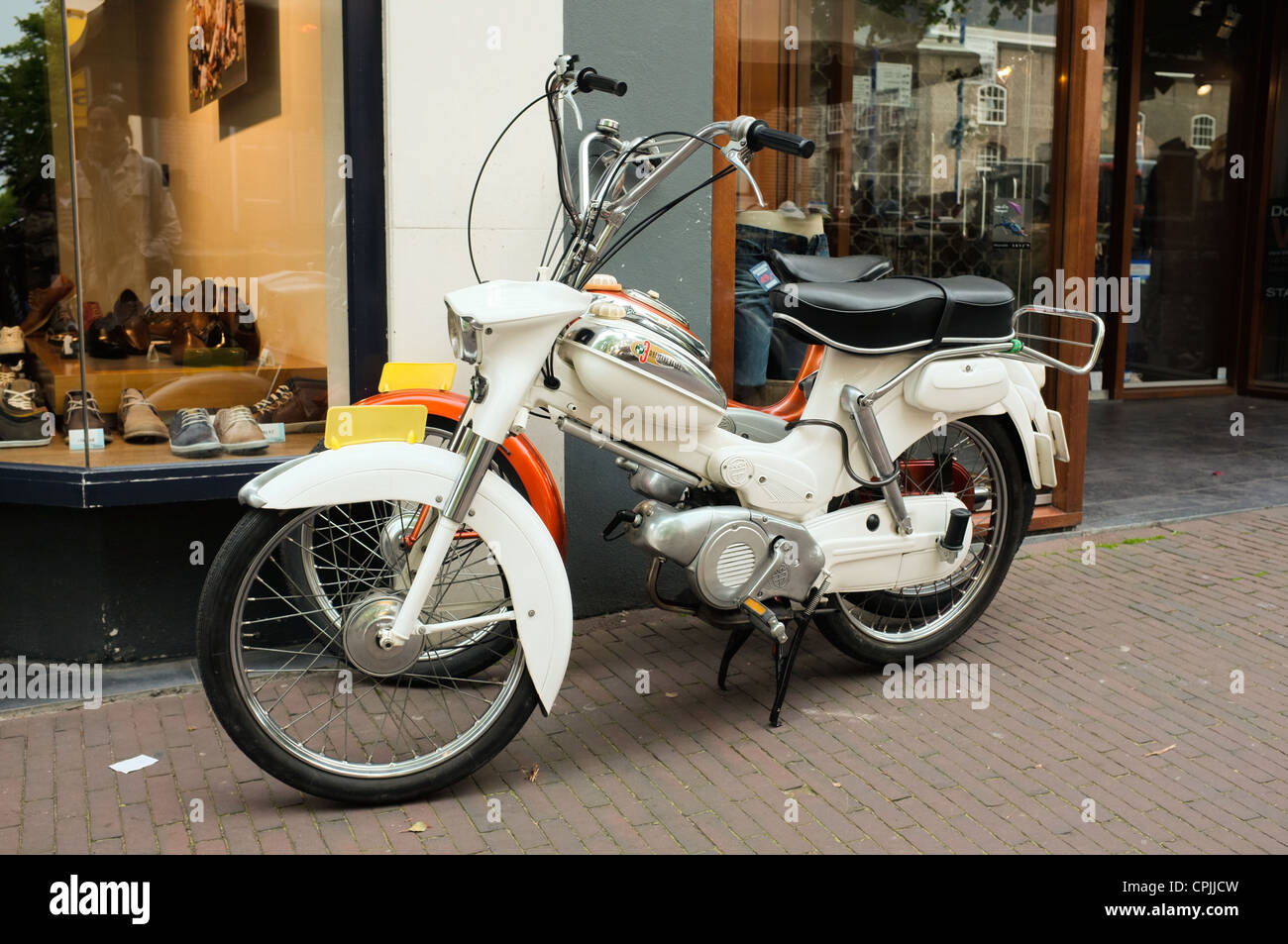 Un par de vintage / retro Puch ciclomotores Foto de stock