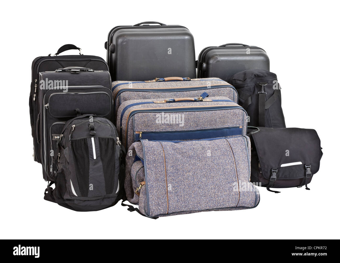 Gran montón de maletas, maletas, bolsos y mochilas aislados Fotografía de  stock - Alamy