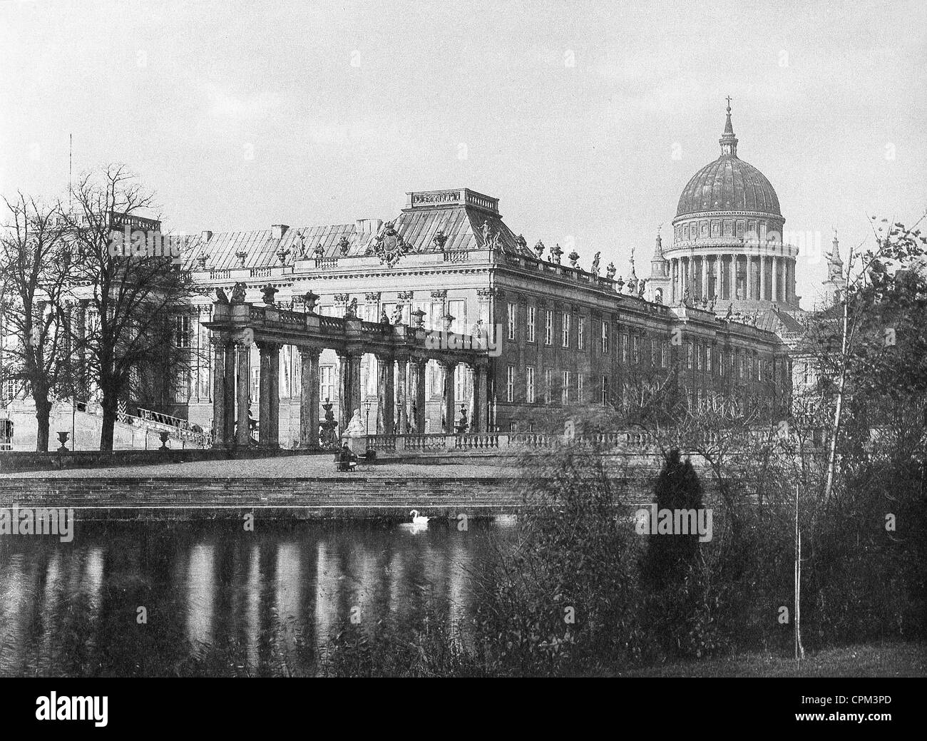 El Palacio de la ciudad de Potsdam con la Iglesia de San Nicolás, 1913 Foto de stock