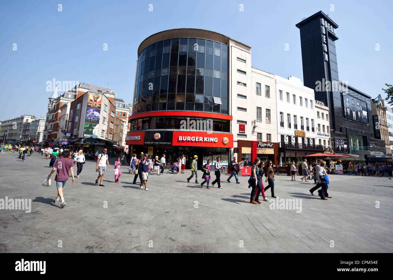 Diario de la vida de la ciudad de Leicester Square, Londres, Inglaterra, Reino Unido. Foto de stock