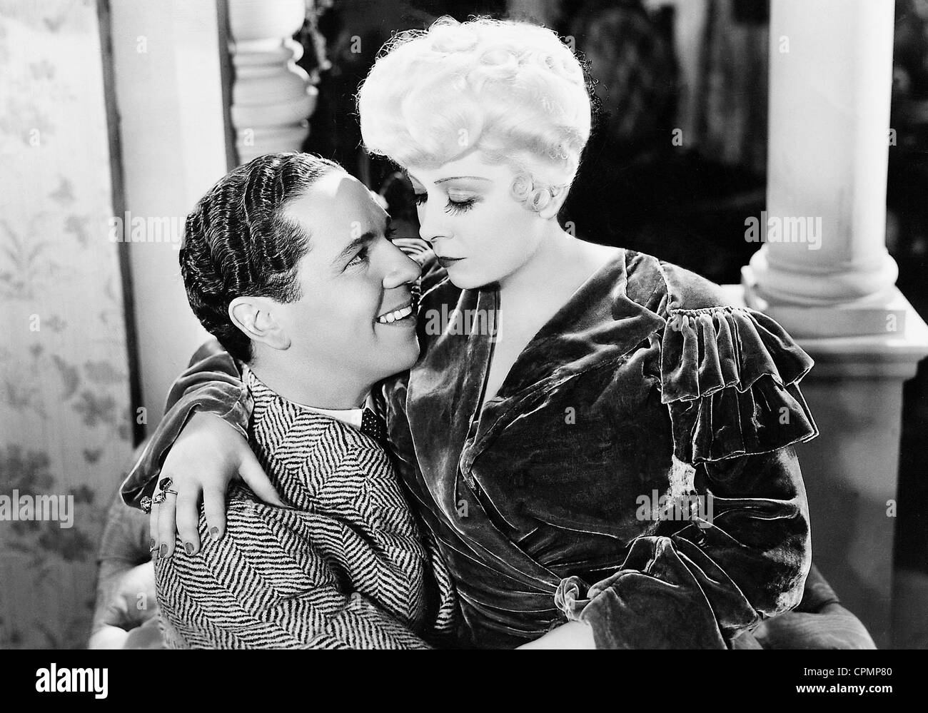 Roger Pryor y Mae West en 'No es pecado', 1934 Foto de stock