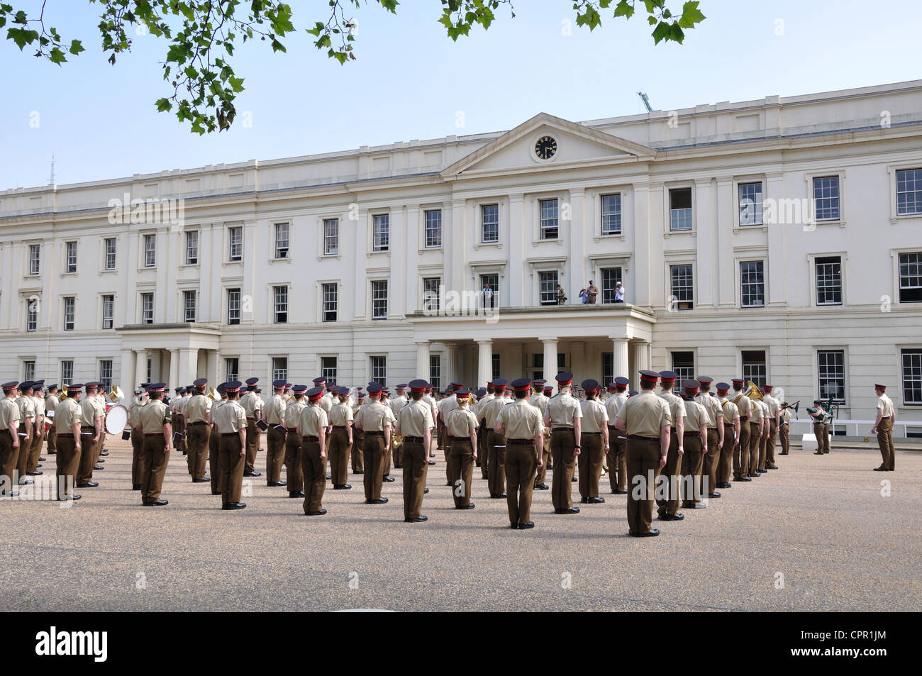Ensayo de guardias del cuartel de Wellington, en forma de jaula, caminar, Londres, Reino Unido. Foto de stock