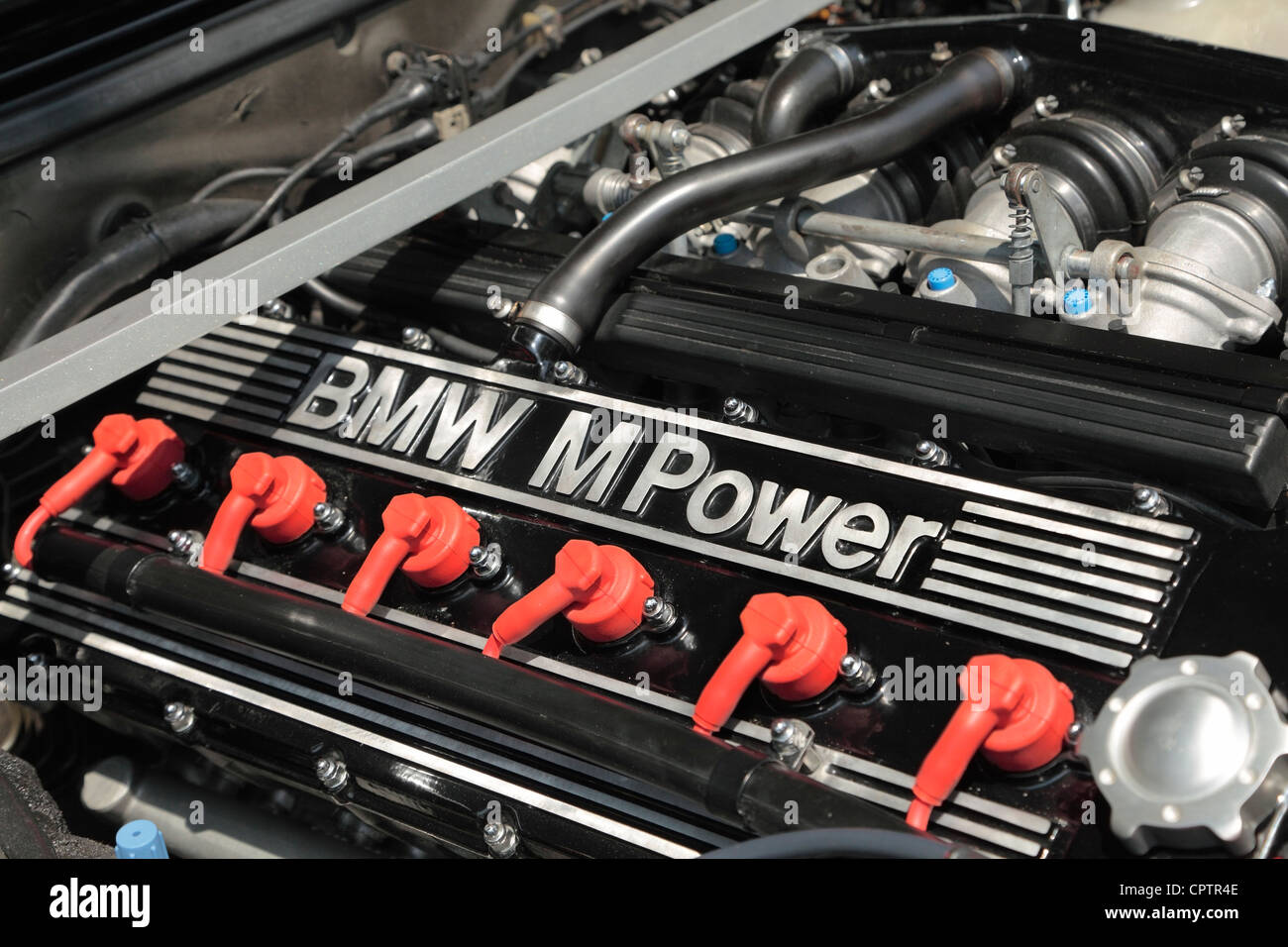Bmw engine motor fotografías e imágenes de alta resolución - Alamy