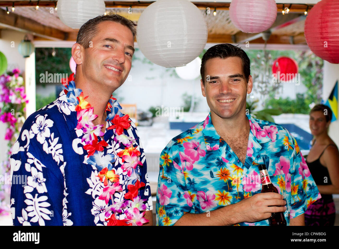 Hawaiian party fotografías imágenes de alta resolución - Alamy