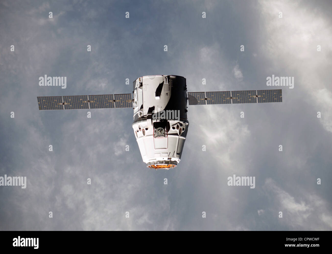Dragon SpaceX nave comercial de carga en la ruta a la ISS Foto de stock