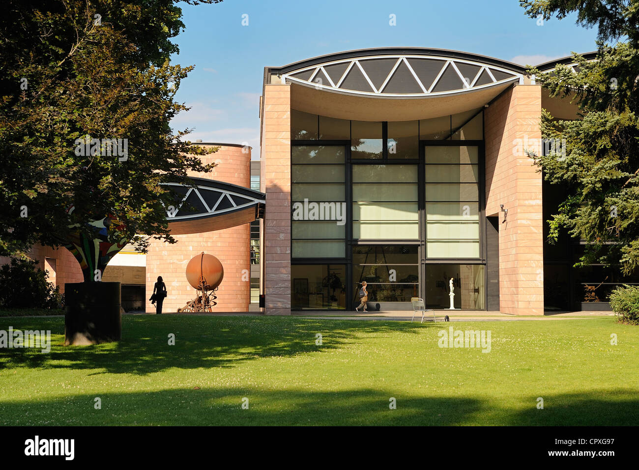 Basilea Suiza El Museo Tinguely Por El Arquitecto Mario Botta En La Soledad Park Fotografia De Stock Alamy