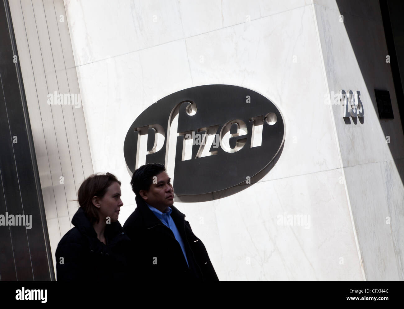 La sede mundial de Pfizer en Manhattan, Ciudad de Nueva York Foto de stock