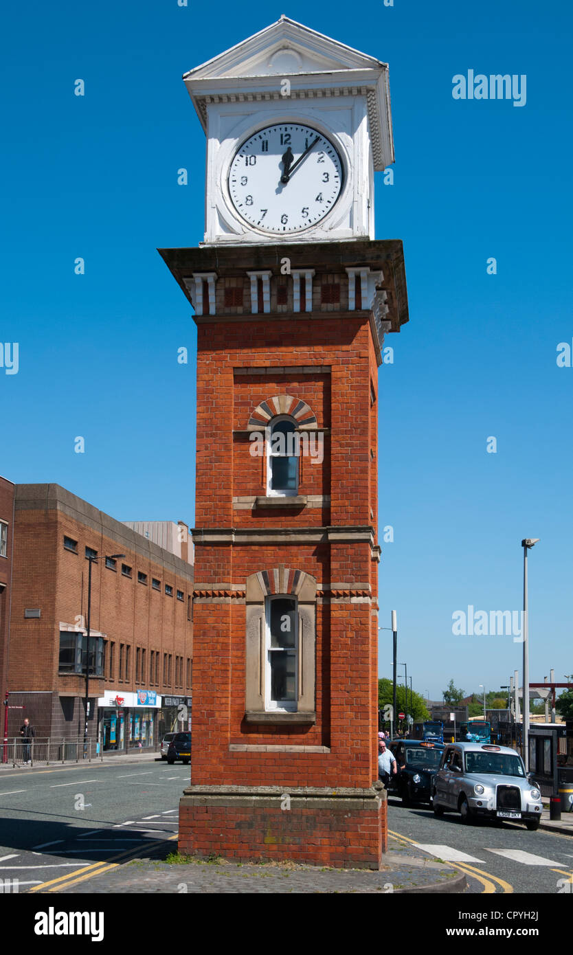 Torre del Reloj (grado 2), Estación de enfoque, Altrincham, Cheshire,  Inglaterra, Reino Unido Fotografía de stock - Alamy