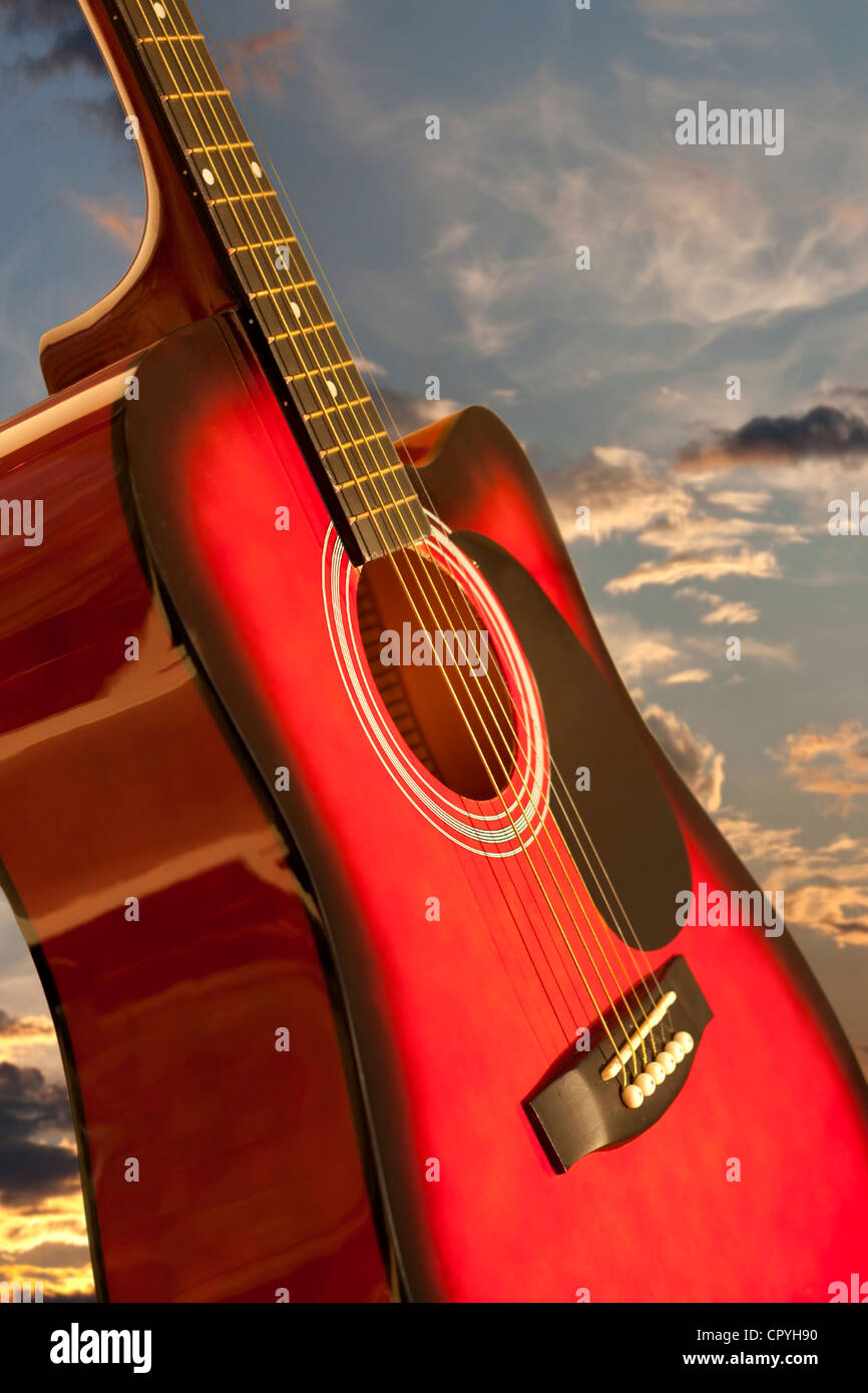Guitarra roja fotografías e imágenes de alta resolución - Alamy