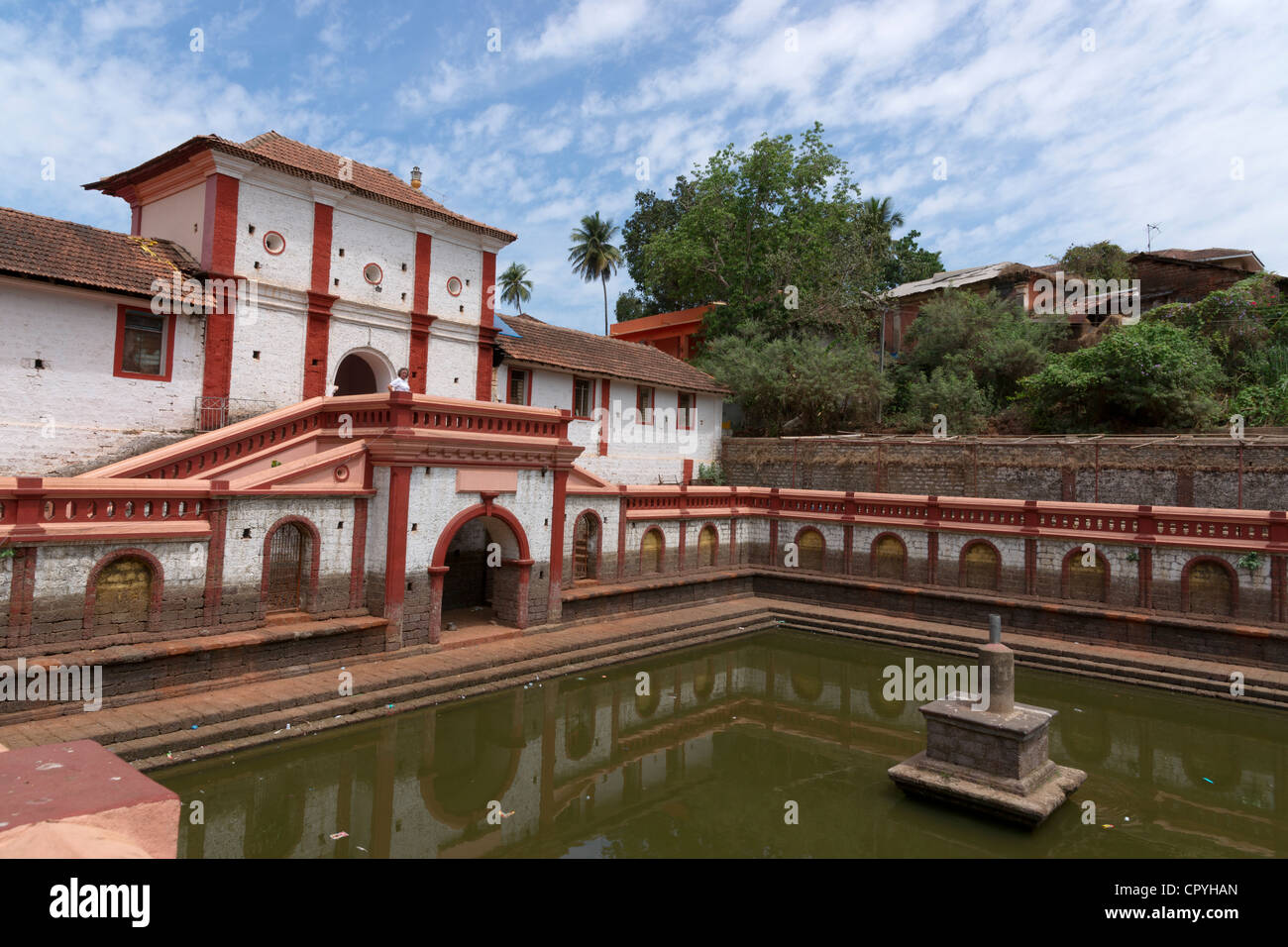 La diosa Kamakshi es una forma de Tripura Sundari o Parvati o la diosa